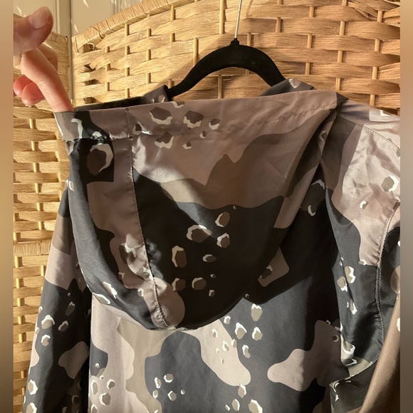 LRG Camo Windbreaker Jacket - Picture 10 of 14